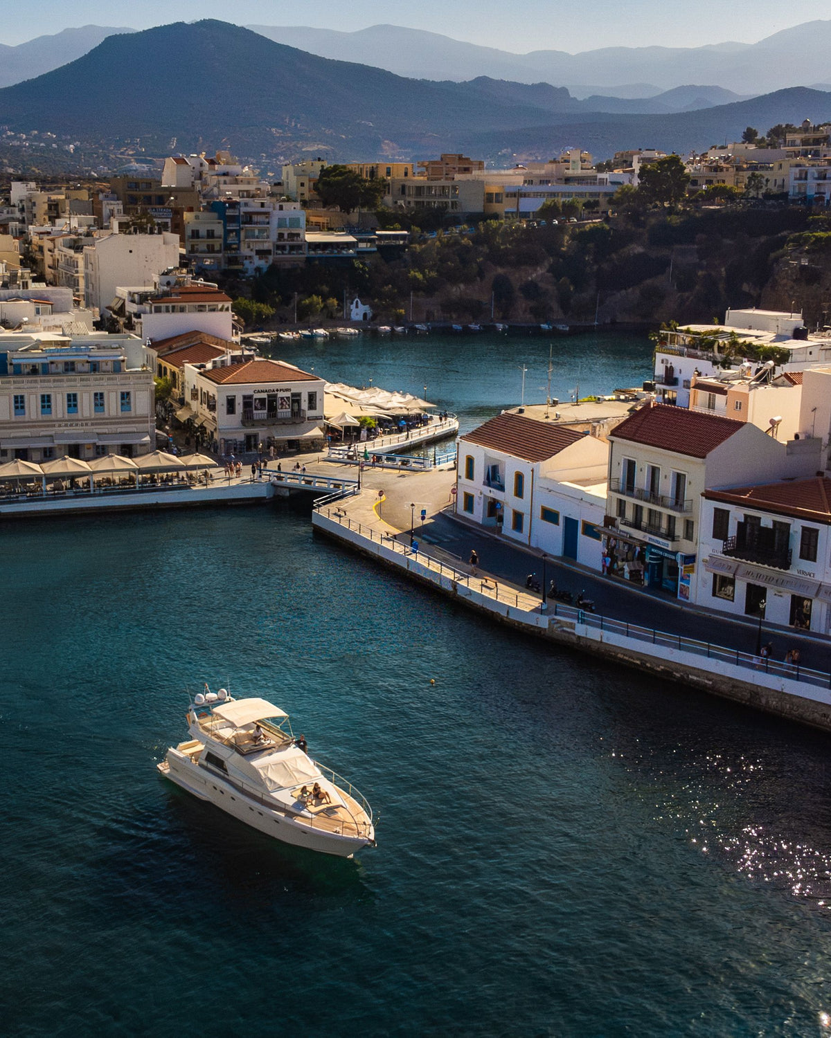 Yacht Booking Hotel Reservation